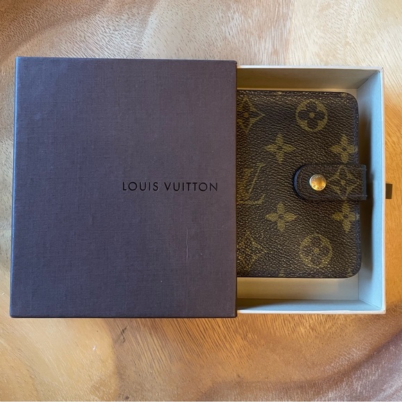 AUTHENTIC Louis Vuitton Compact Wallet - Picture 7 of 10